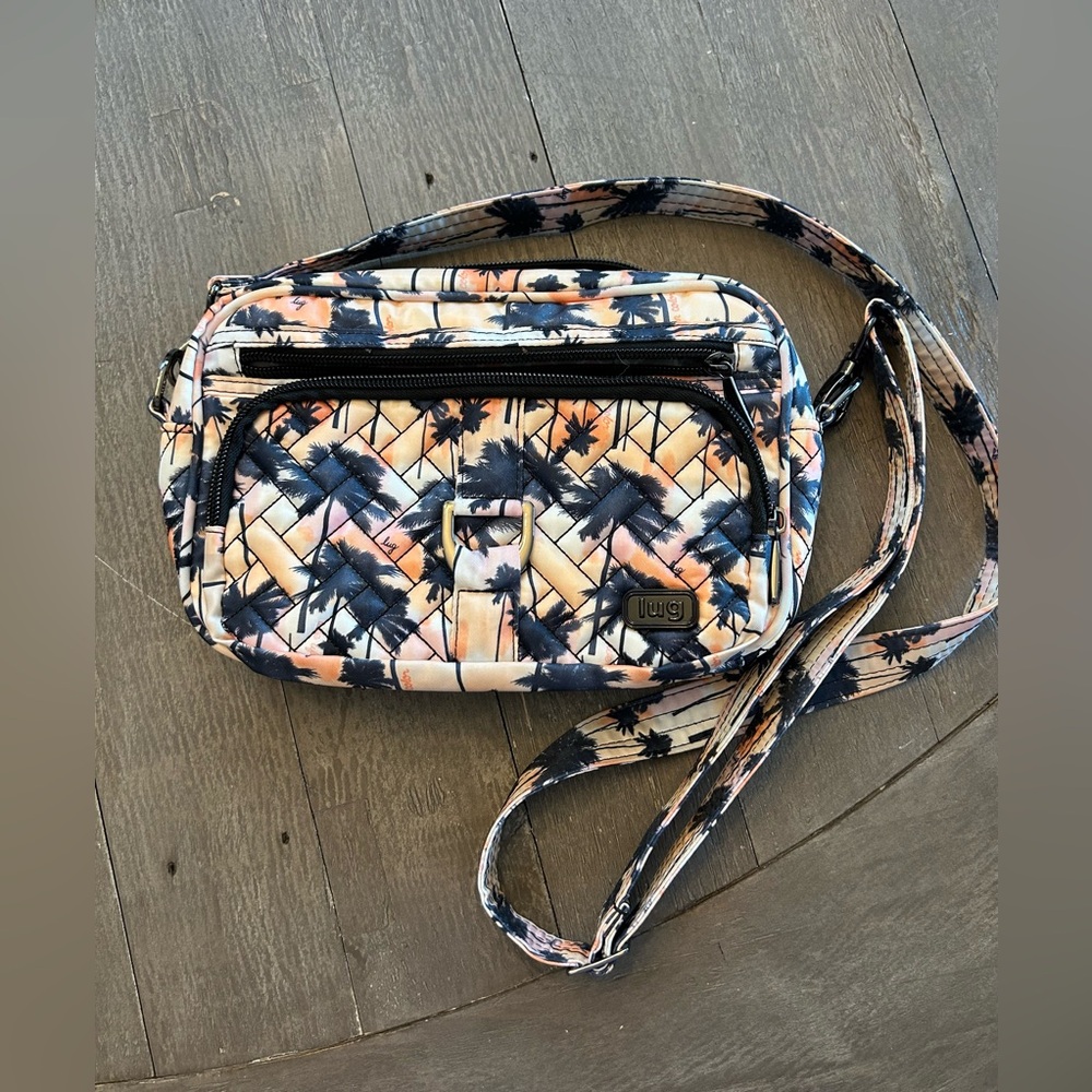 Lug Carousel RFID Crossbody Purse